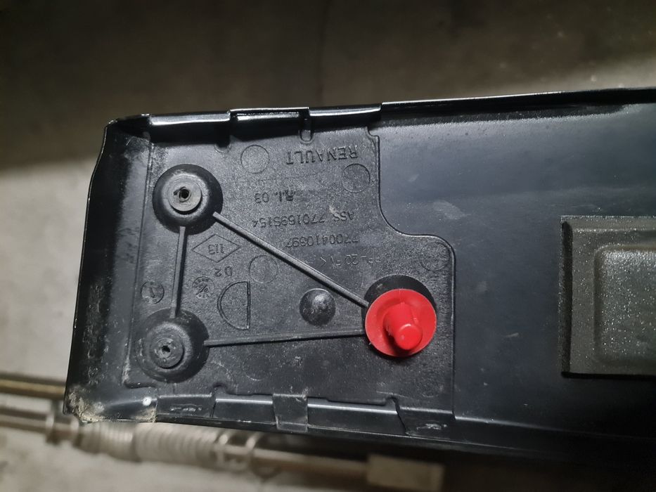 Terceiro stop completo Renault Clio ano 1999/2005 em perfeito estado. Completo