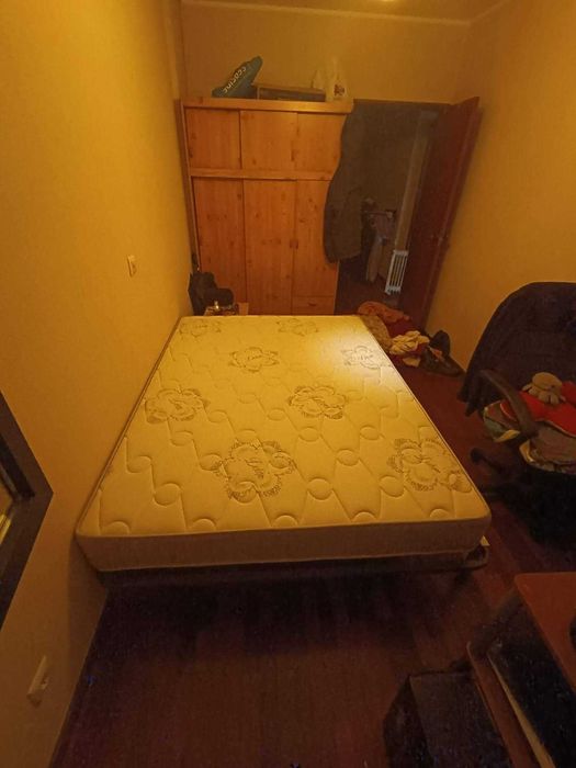 Estrado e colchão novo, 200x140, comprado em Outubro de 2022