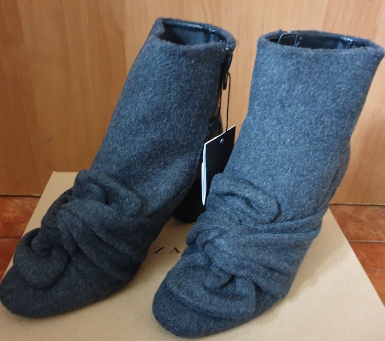 Botki ZARA Ankle Boot 3152/201/004

Rozmiary: 36, 37, 38, 39

Cena: 50