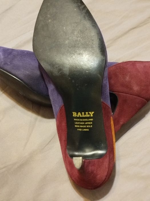 Fioletowe bordowe buty na obcasie Bally