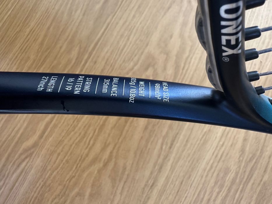 Yonex EZONE 305