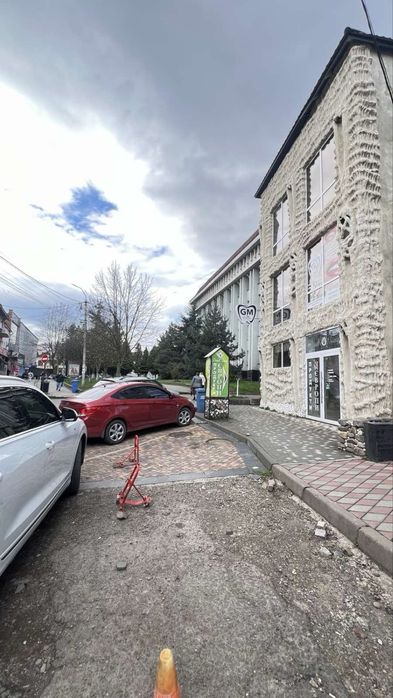 Оренда 70 м.2  1 поверх в Центрі міста