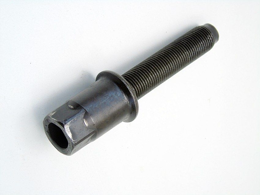 Śruba Koła Wału 2.0 I Bmw N43 E60 E61 E90 E91 E92 E93 E81 E82 E88 E87