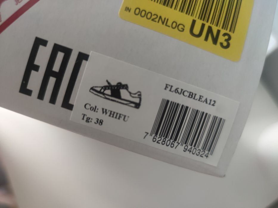 Nowe oryginalne sneakersy Guess rozm. 38
