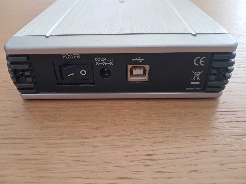 Disco externo de 700 GB da iOmega