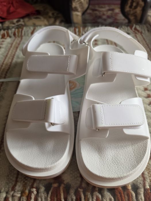 Sandały nowe 42, unisex.