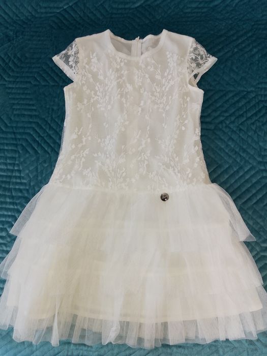 Sukienka biała  z falbankami