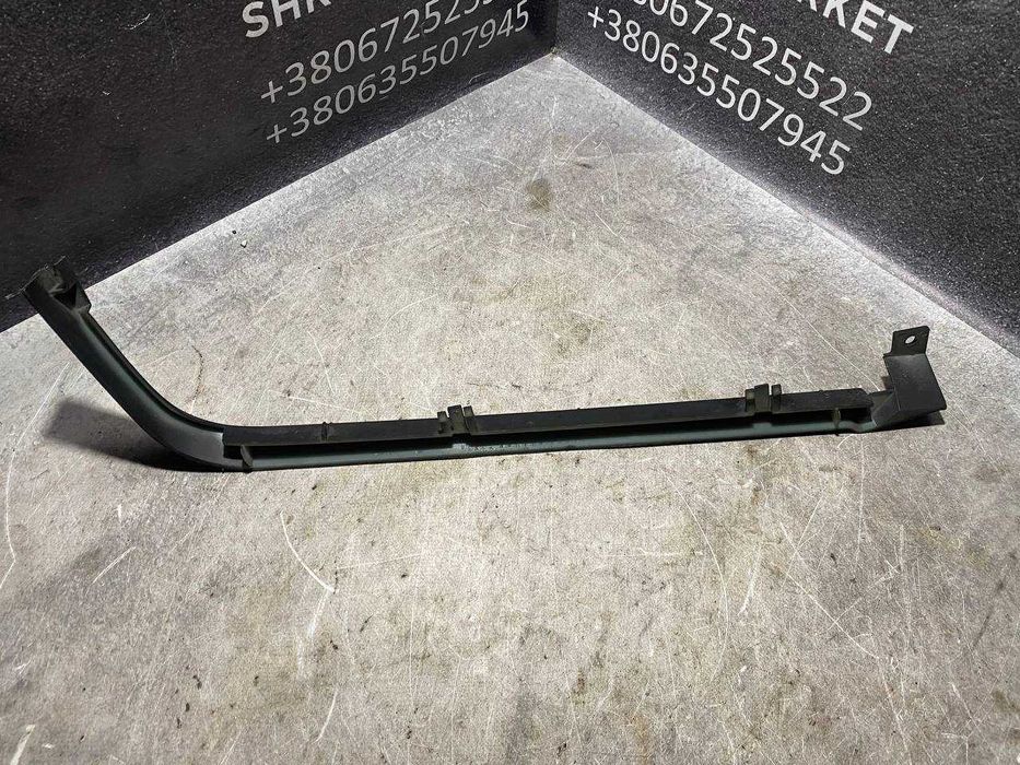 Накладка молдинг вія планка під ліву фару Volvo 440 1992-1996  445077
