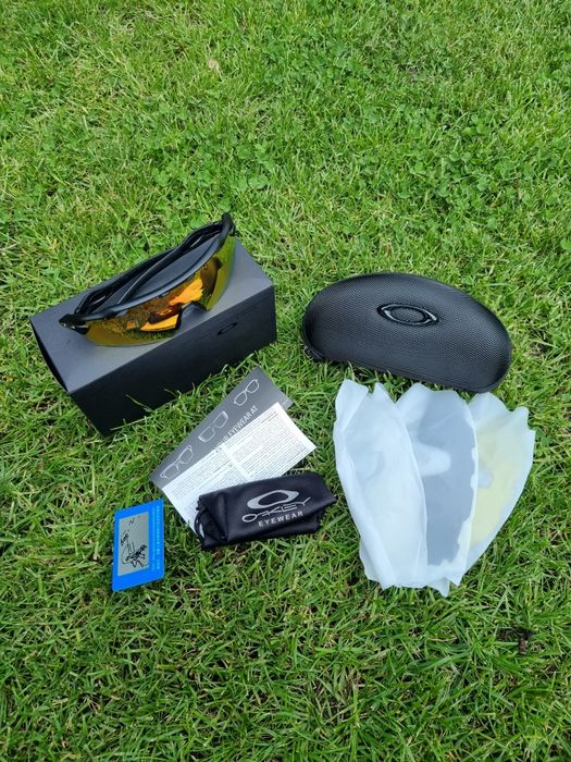 Сонячні окуляри oakley radar ev polarized + змінні лінзи, великий комплект (gorpcore)
