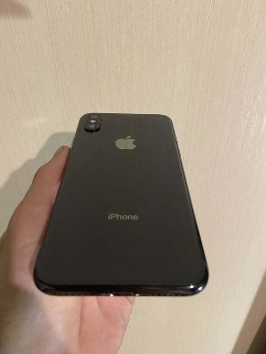 iPhone 10 X на 64  ГБ