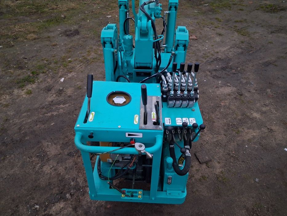 Mini Żuraw gąsienicowa dźwig pająk Koushin bi energy maeda unic