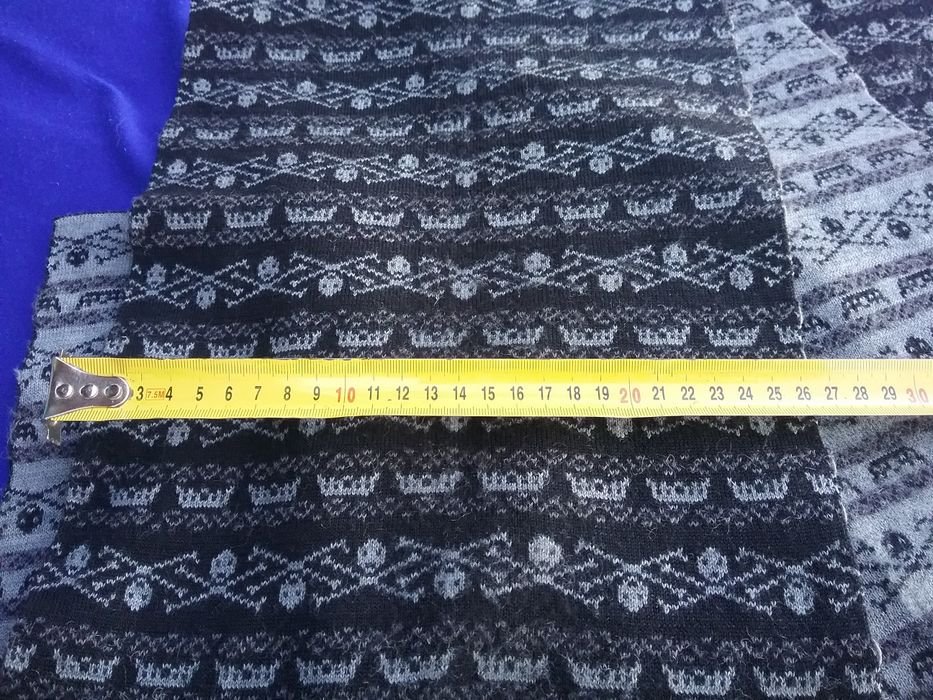 Шарф длинный с черепами