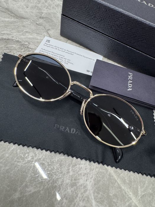 Okulary przeciwsłonecne Prada Eyewear Collection
