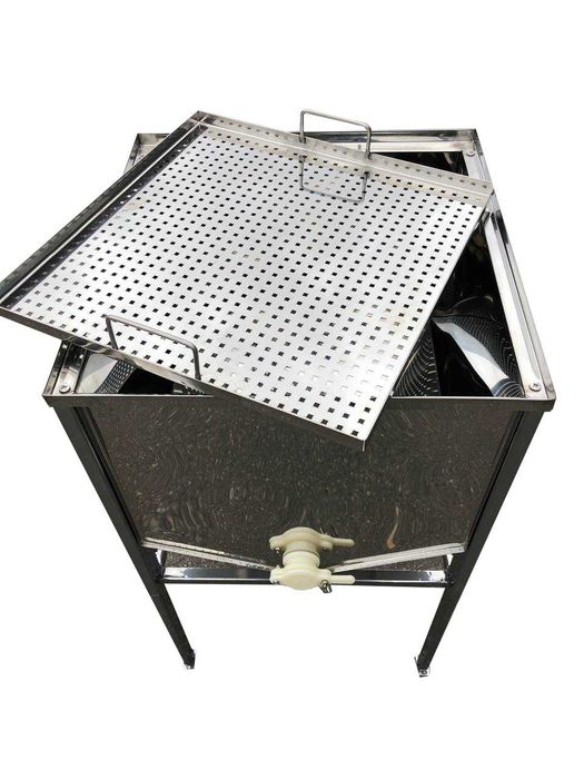 Стіл для розпечатування сот — 50 см. Плоский кошик — пластиковий кран