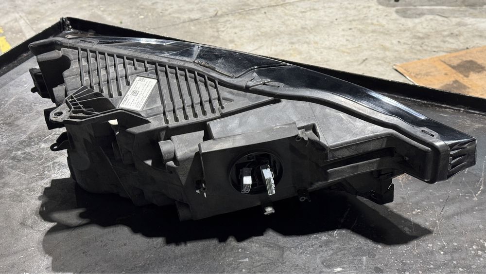 Otica Volvo XC60 2017 a 2021