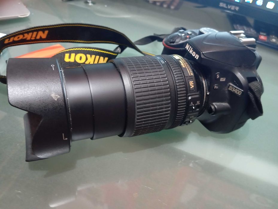 Camerâ Fotográfica Digital NIKON D3400 com Lente NIKON DX18-105mm
