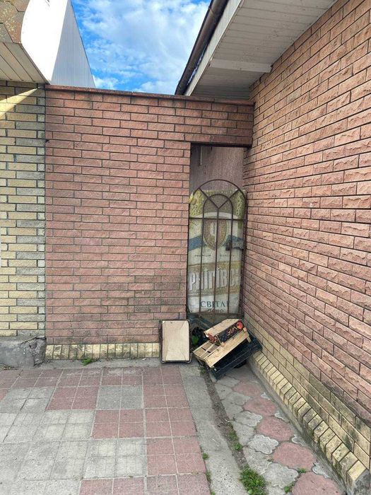 Продаж комерційного окремо розташованого приміщення Берестин