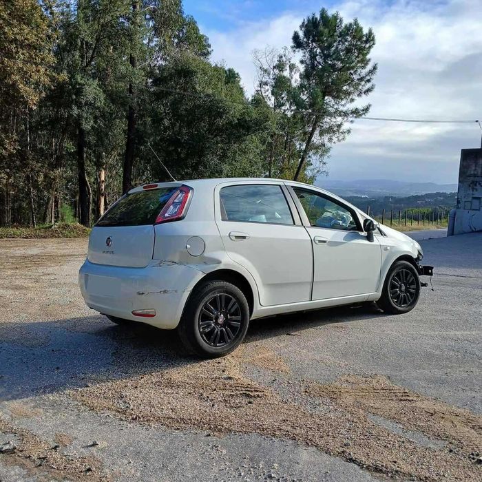 Fiat Punto 1.2 de 2013 - Peças Usadas