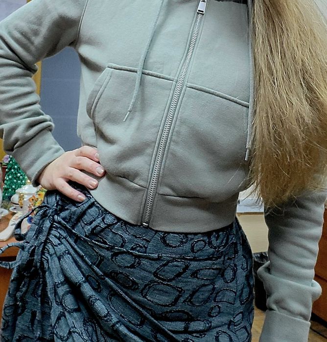 Лонгслив с интересным воротником