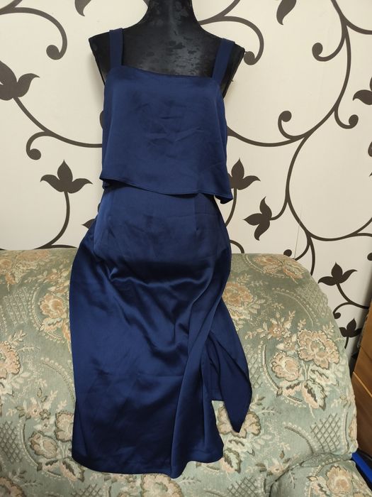 Nowa, elegancka sukienka