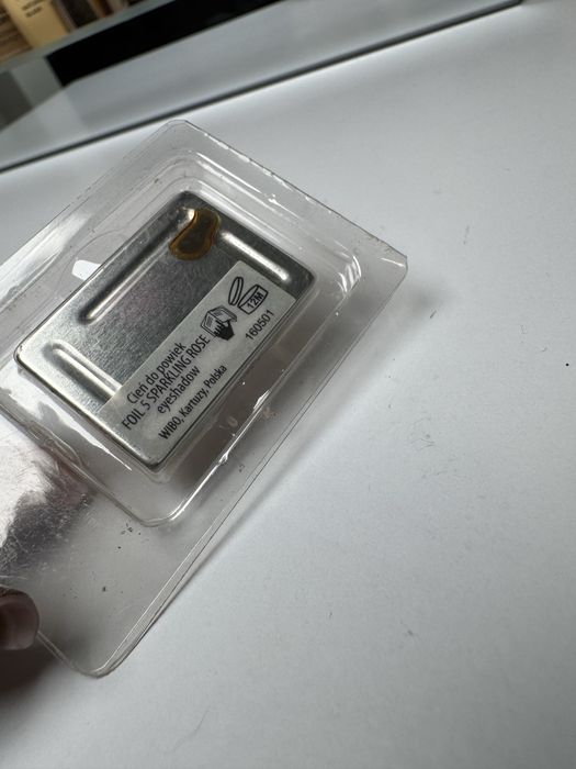 Cień do powiek Wibo  Błysk foll 5sparkling rose