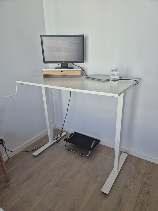 Biurko z regulacją wysokości IKEA