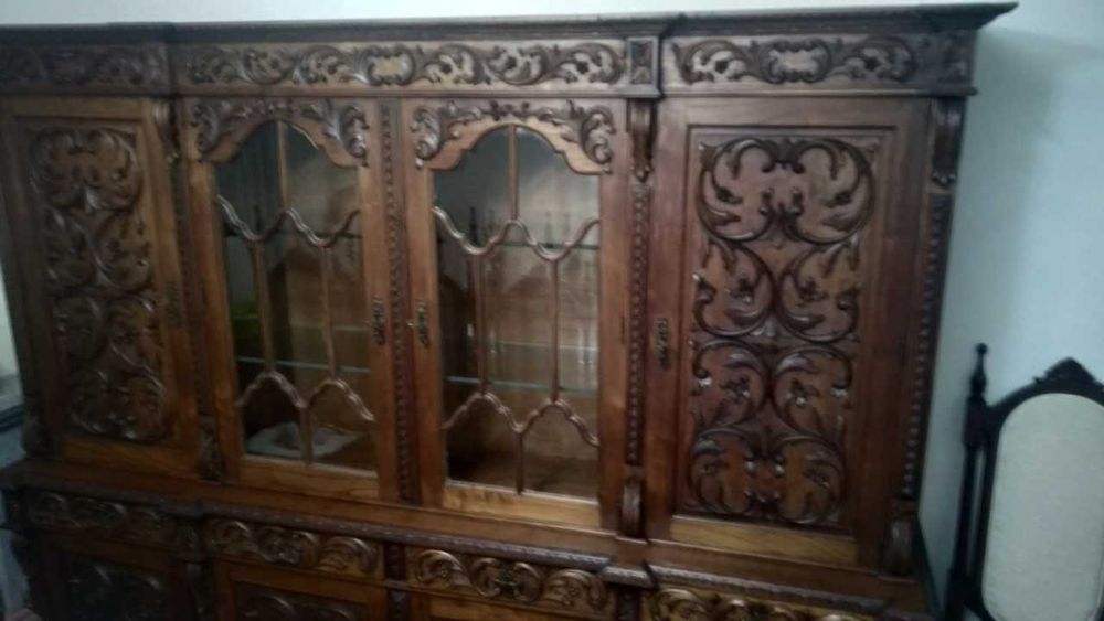 Mesa de Cozinha, 1-Armário duplo e 8-Cadeiras Estufadas