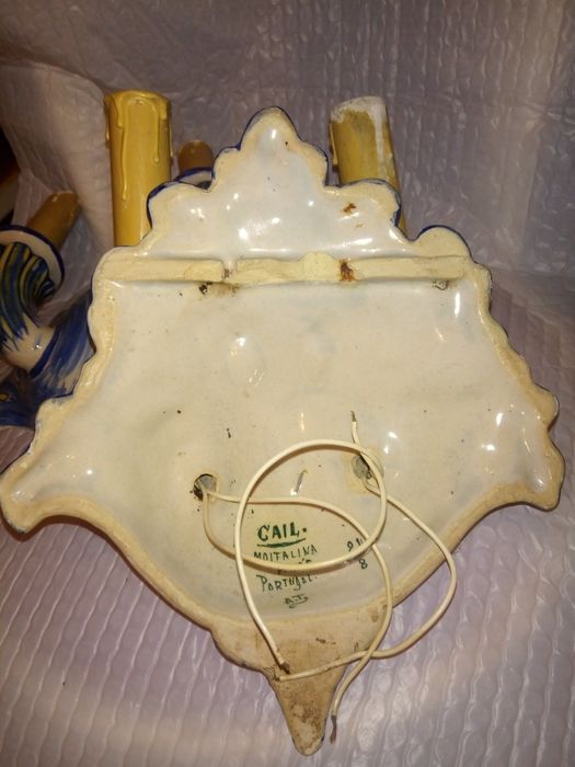 Lindo par de candeeiros de parede em Faiança CAIL-Moitalina-Porto Mós