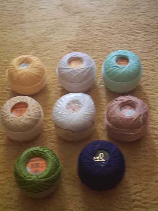 27 skeins of crochet thread no. 12, solid and variegated, new64738947956098122