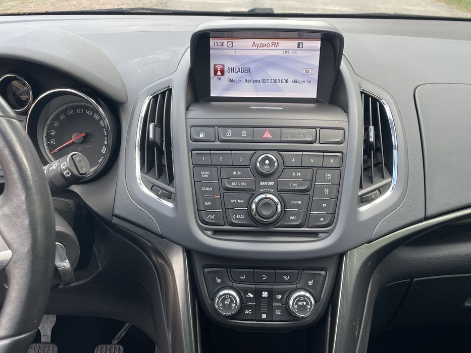Свіжопригнана Opel Zafira Tourer 2013р.в  1.6 газ/бензин