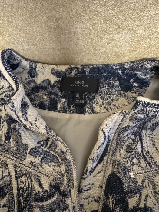 Продам бомбер манго