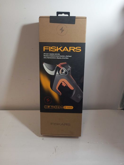 sekator elektryczny bez wbudowanego akumulatora fiskars