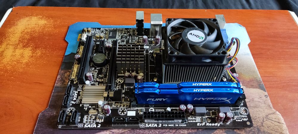 Gigabyte GA-78LMT-S2 AMD FX-6300 3.5GHz HyperX DDR3-1600 8192MB