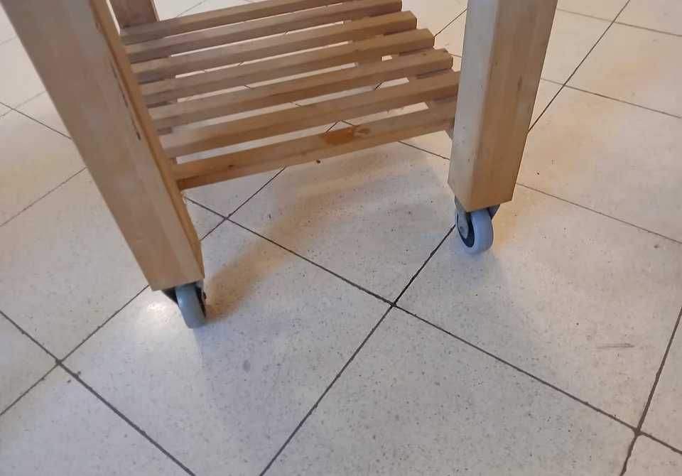 Ikea невеликий стелаж