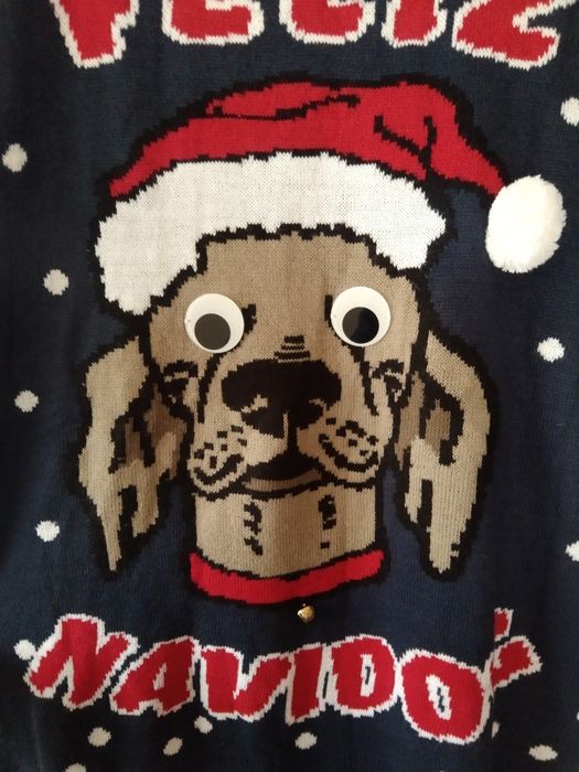 Piękny sweter świąteczny, zimowy piesek