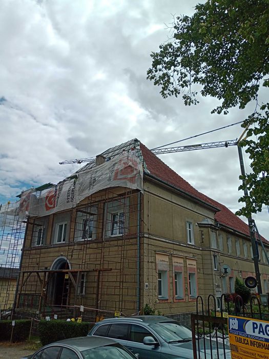 żuraw wieżowy dźwig dekarski ciesielski winda wynajem