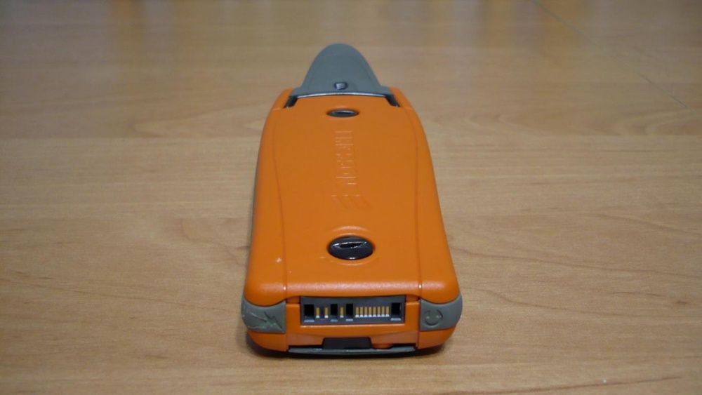 Kolekcjonerski telefon komórkowy Ericsson R310S wraz z akcesoriami