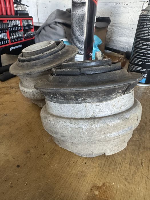 Подушки, опори  w211 3.0 дизель