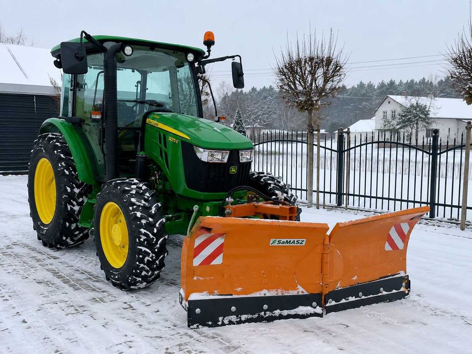 Usługi John Deere | Koszenie traw Odśnieżanie | Zamiatanie placy , drog Mulczowanie Namysłów