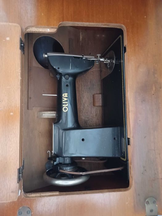 Máquina de costura Oliva