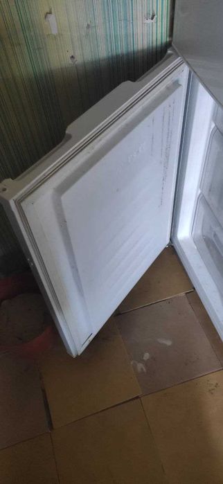 Продам холодильник Hisense у гарному стані.