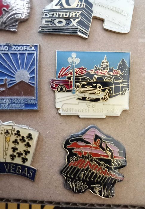 Pins de coleção anos 80 e 90