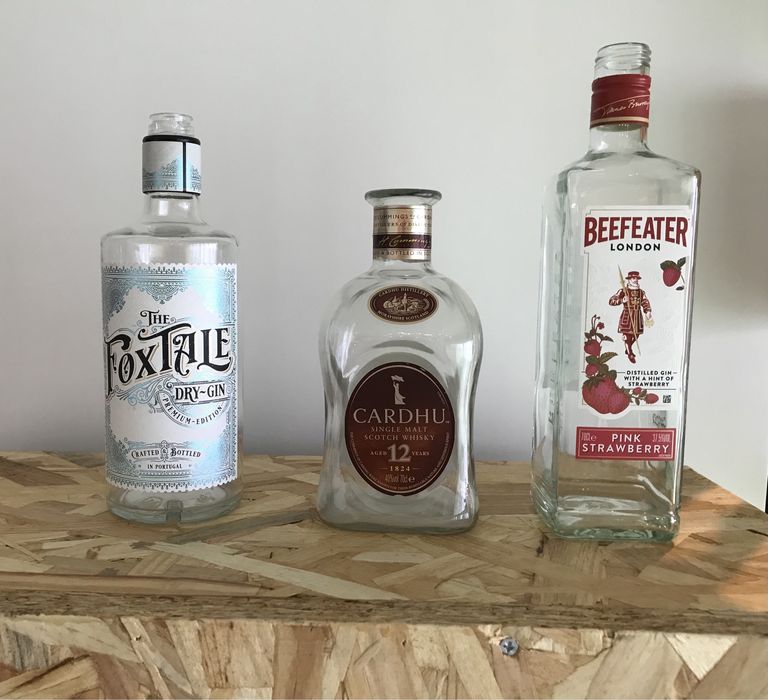 Candeeiro em Garrafas de Vidro