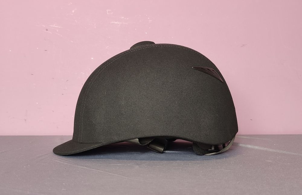 NOWY Kask jeździecki Horze Triton czarny z workiem - regulowany 52-54