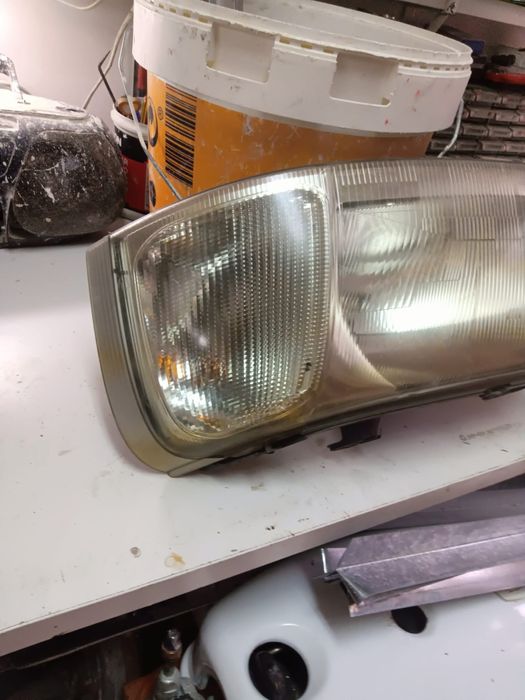 Farol jeep fred lander 2001