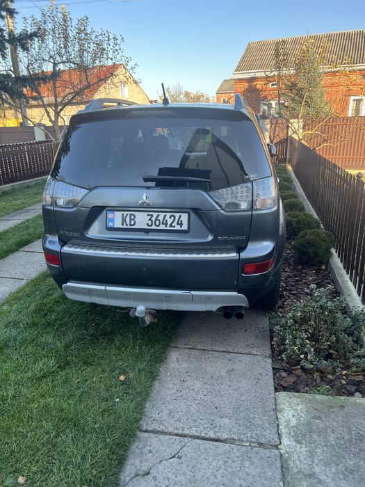 Мітсубісі Оутлендер ХЛ