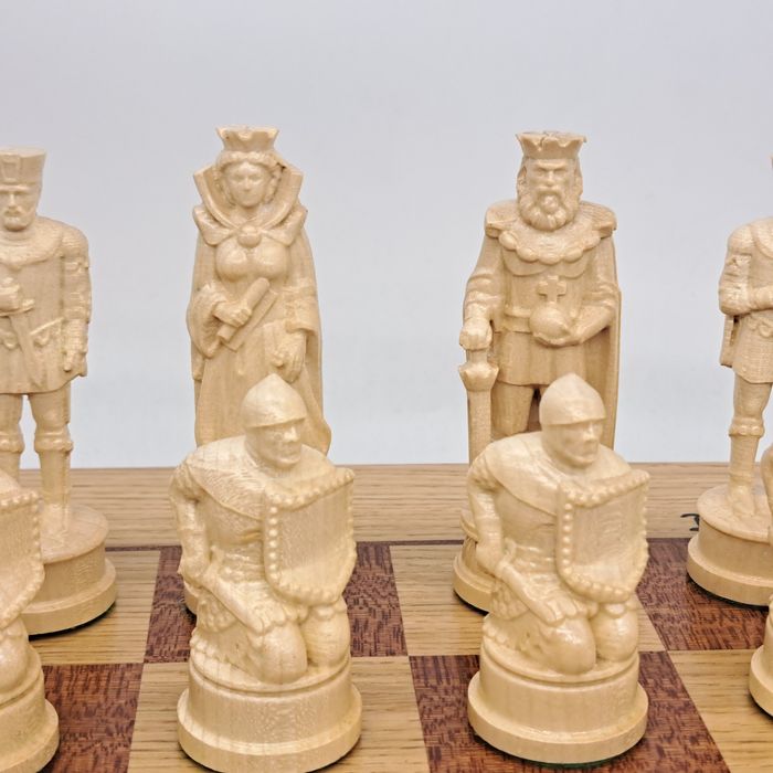 Шахи дерев'яні "Європа. Середньовіччя". 62х62см. Шахматы