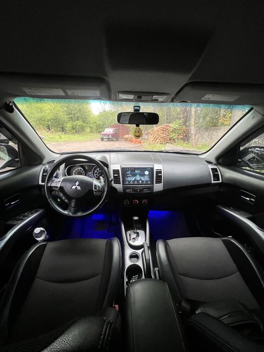 Mitsubishi Outlender XL