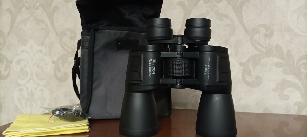 Бинокль "Rubicon" в футляре.