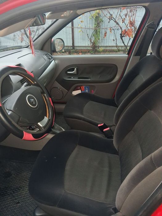 Автомобіль RENAULT Thalia